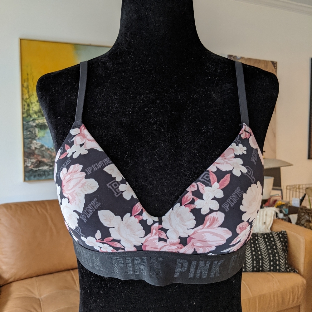 Victoria's Secret Wear Everywhere Wireless.Bra 34A